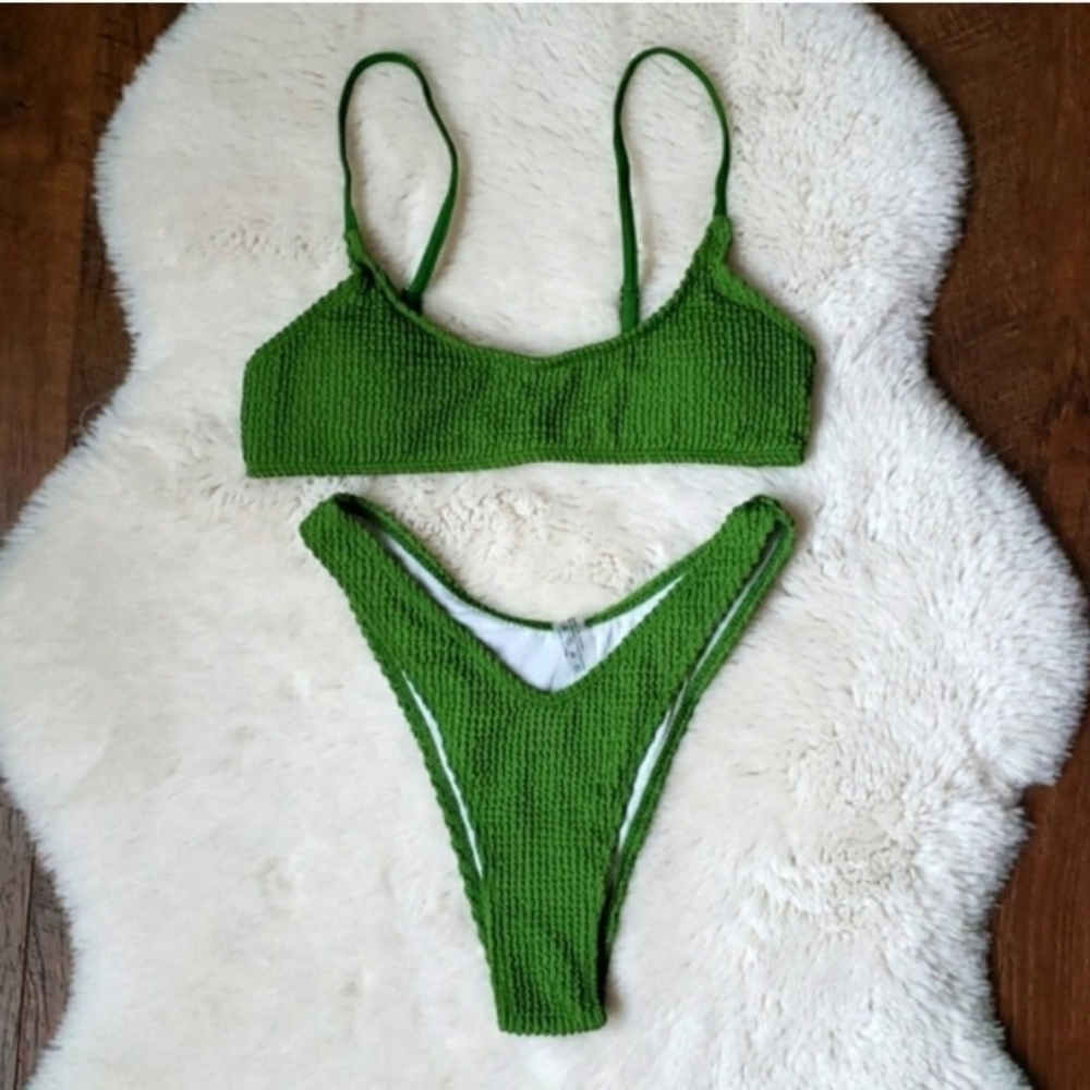 New Scrunchy Scoop Top and Brazilian Bottom Bikini Set Swimsuit Size L - Picture 5 of 7